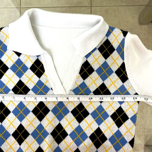 Preppy pull on. Vee neck. Collared. Argyle Diamond pattern. GIRLS size small. - Picture 5 of 7